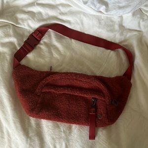 Lululemon On the Beat Belt Bag - Sherpa